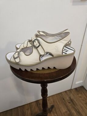 New Fly London Cream Leather Wedge Slingback Buckle Sandal Anthropologie